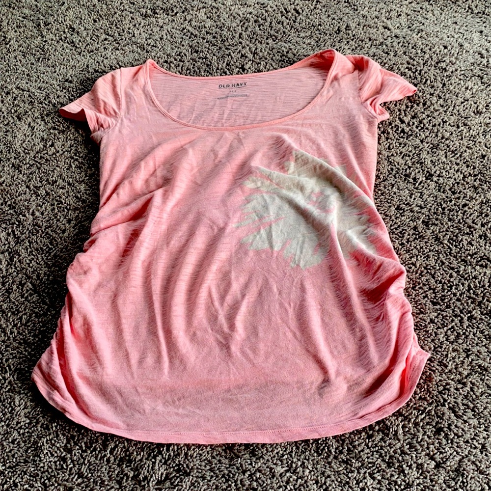 Old navy maternity t-shirt